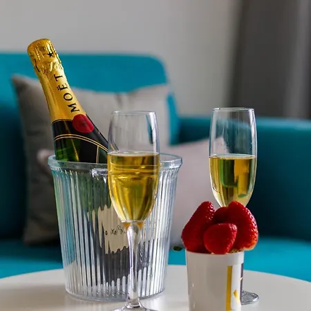 Navy Style Friendly *