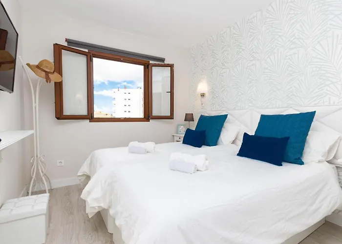 Navy Style Friendly *