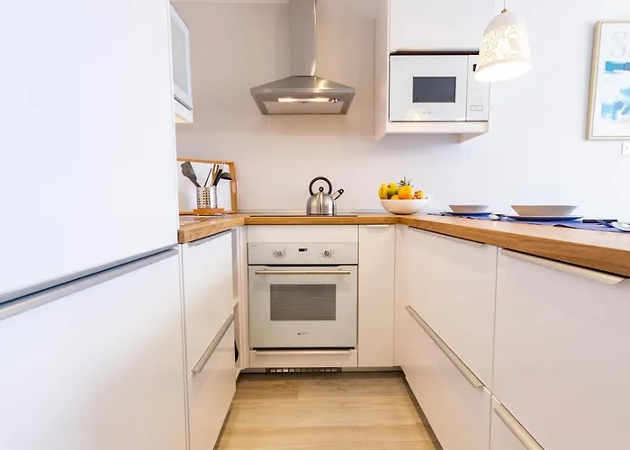 Navy Style Friendly *