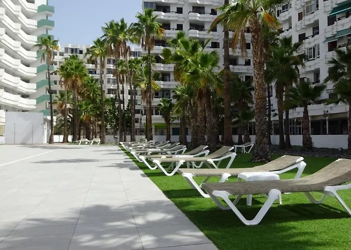 Navy Style Friendly *