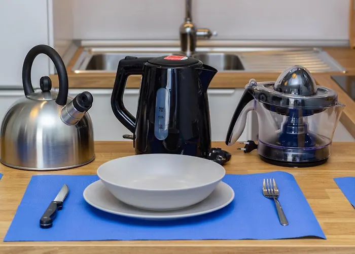 Navy Style Friendly *