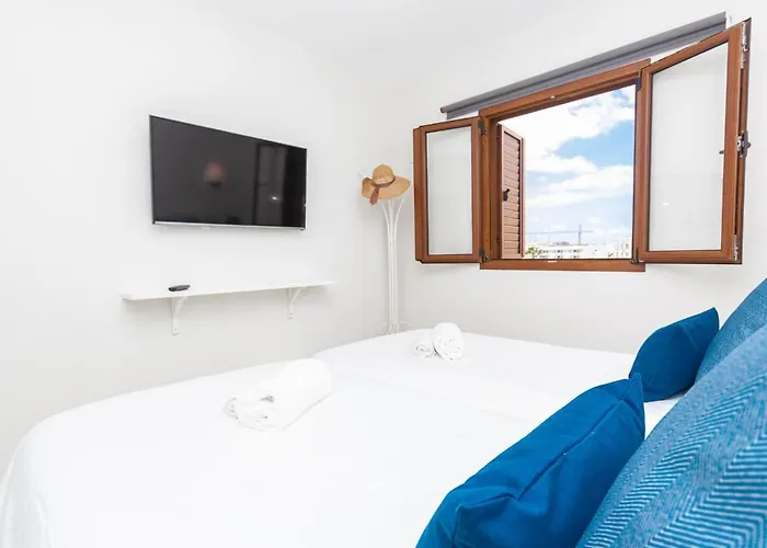 Navy Style Friendly *