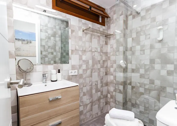 Navy Style Friendly *